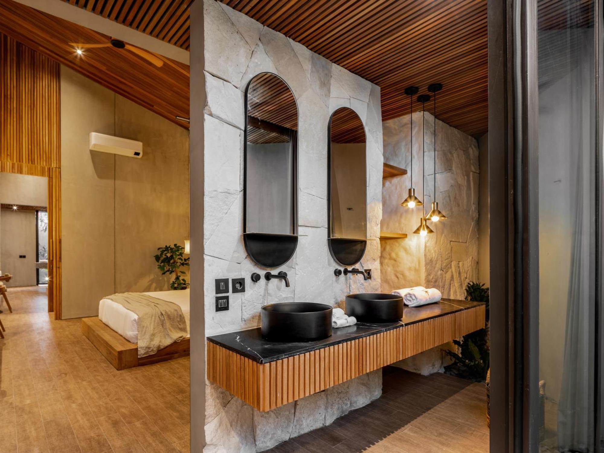 Villa Levante Bali By House Of Winds - Tropical Oasis Near Canggu Kerobokan Eksteriør bilde